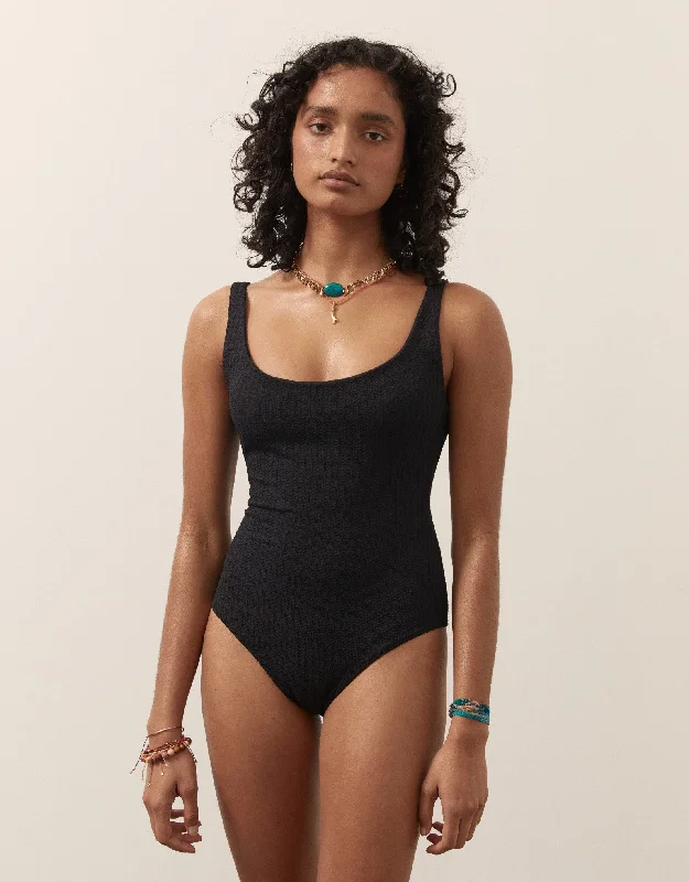 RA Theo Scoop One Piece, Black